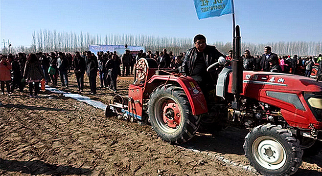 6新聞-06李華清助力三瑞農科新形象_03 6新聞-06李華清助力三瑞農科新形象_03