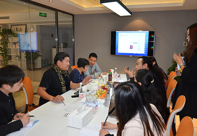 6新聞-16法國(guó)設(shè)計(jì)公司到訪李華清_03-04