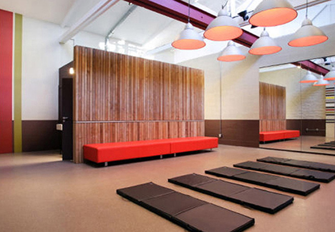 6新聞-16法國(guó)設(shè)計(jì)公司到訪李華清_03-08